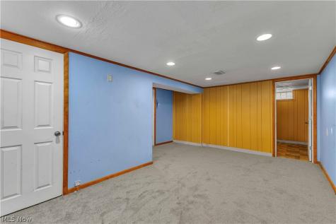 24 Leyton Road Bedford OH 44146