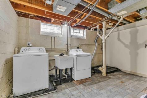24 Leyton Road Bedford OH 44146