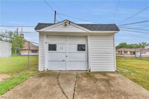 24 Leyton Road Bedford OH 44146