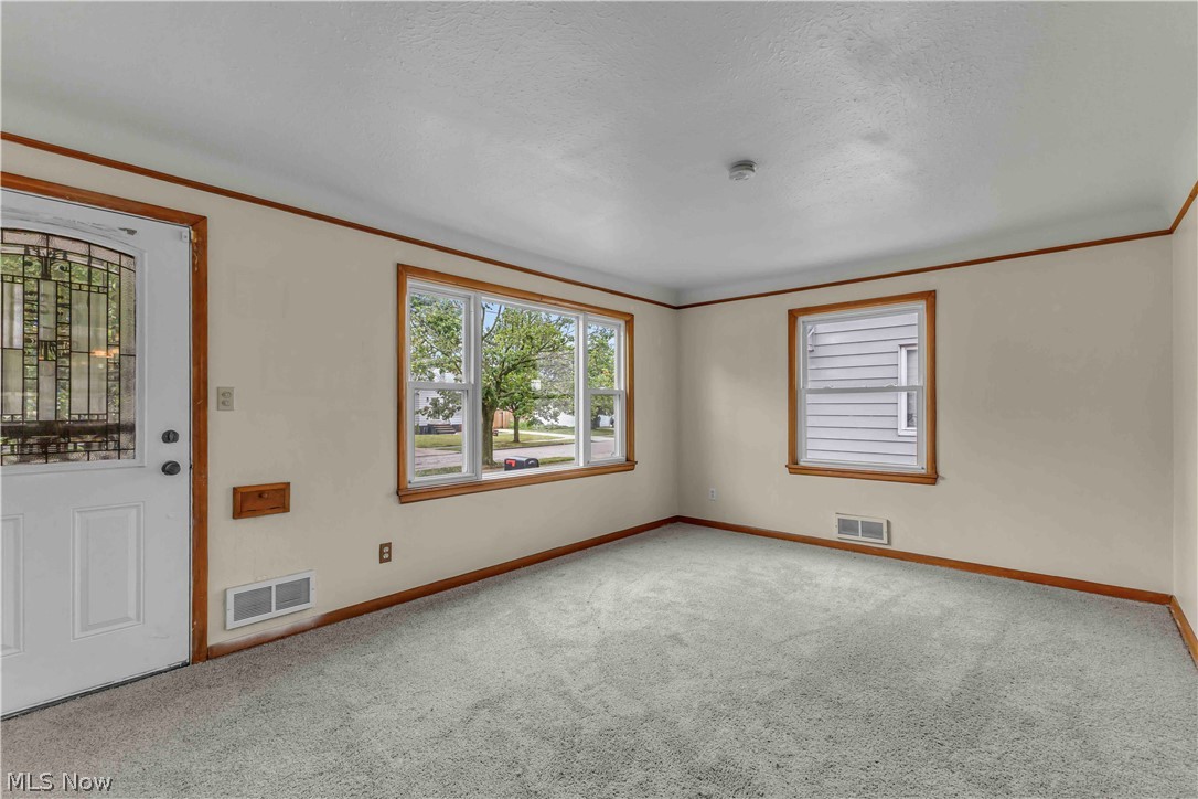 24 Leyton Road Bedford OH 44146