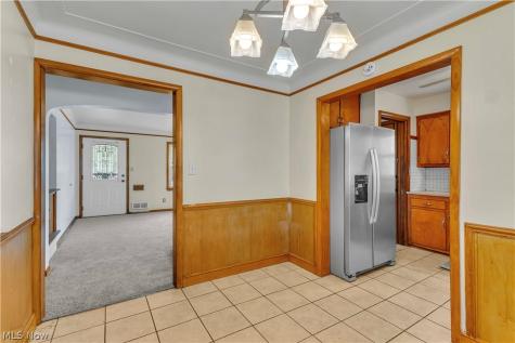 24 Leyton Road Bedford OH 44146