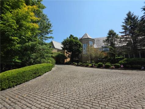 545 Bristol Drive Aurora OH 44202