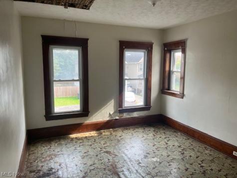 1224 E 87th Street Cleveland OH 44108