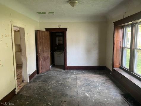 1224 E 87th Street Cleveland OH 44108