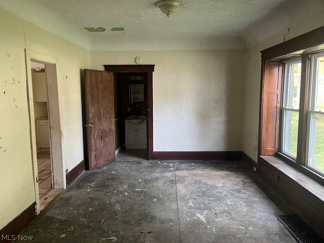1224 E 87th Street Cleveland OH 44108