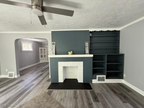 17901 Delavan Avenue Cleveland OH 44119