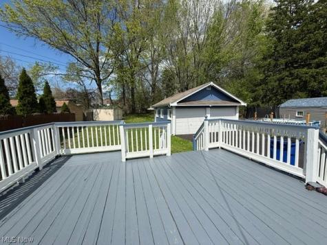 17901 Delavan Avenue Cleveland OH 44119