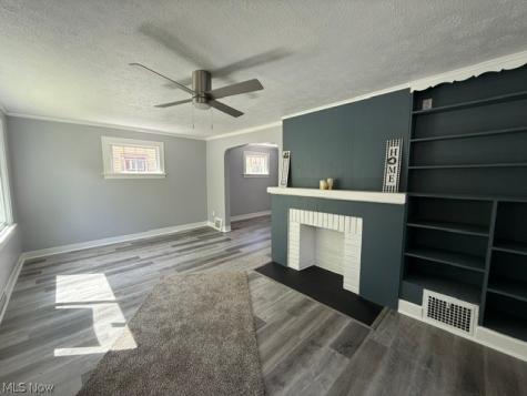 17901 Delavan Avenue Cleveland OH 44119