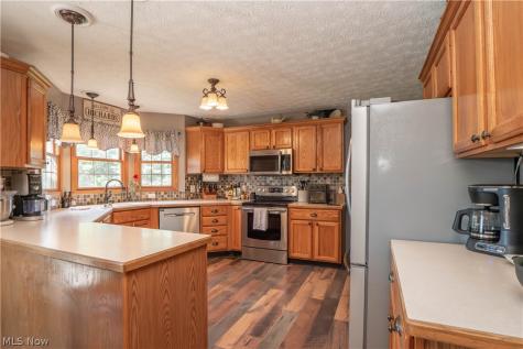 304 Rodeo Circle Louisville OH 44641