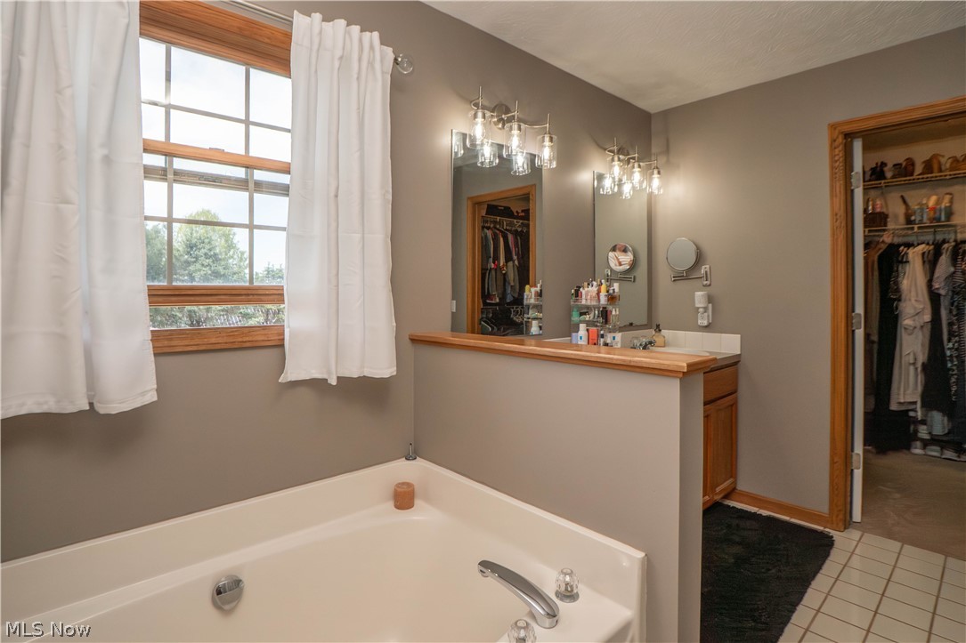 304 Rodeo Circle Louisville OH 44641
