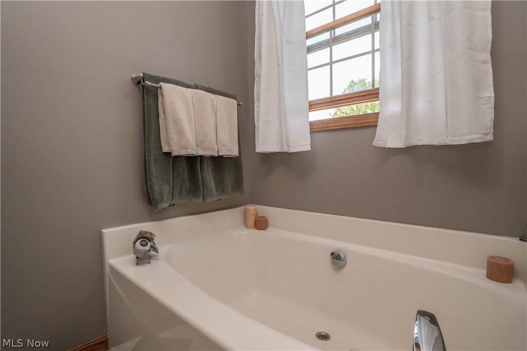 304 Rodeo Circle Louisville OH 44641