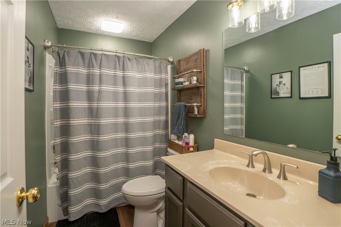 304 Rodeo Circle Louisville OH 44641