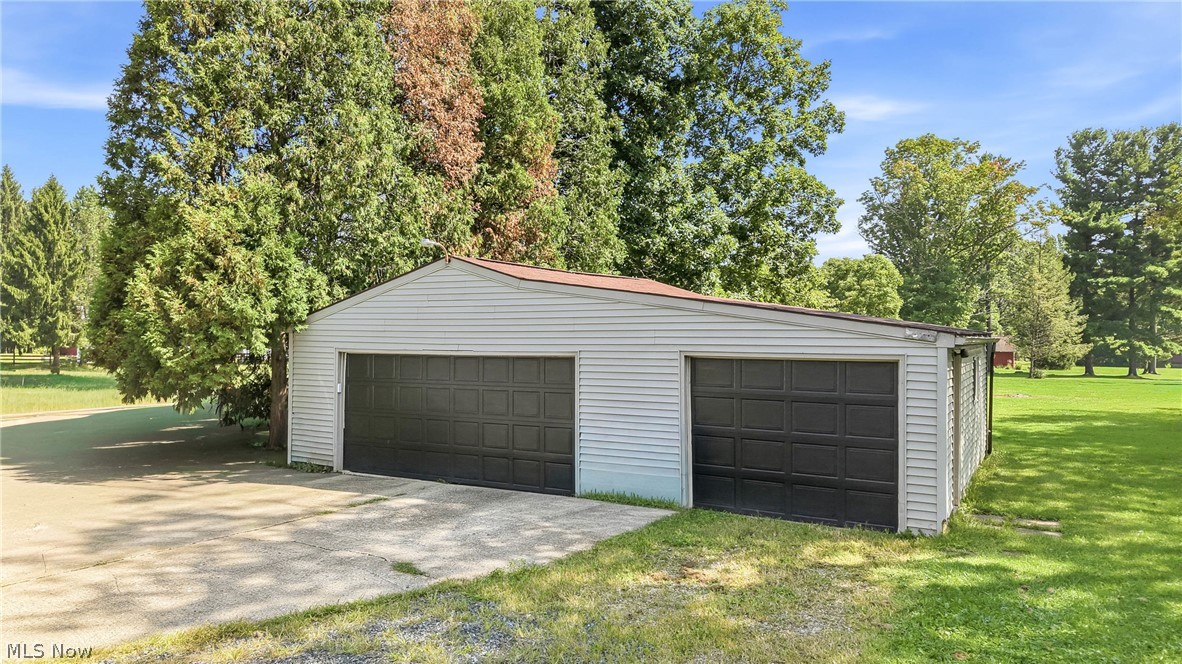 927 Warner Road SE Brookfield OH 44403