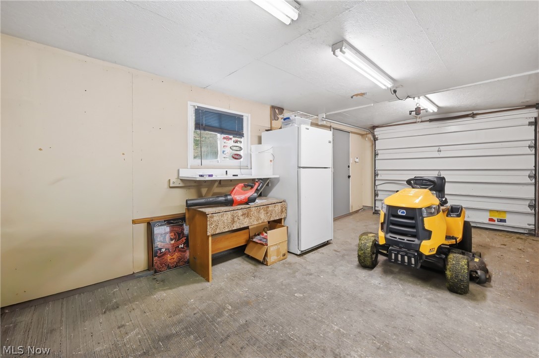 927 Warner Road SE Brookfield OH 44403