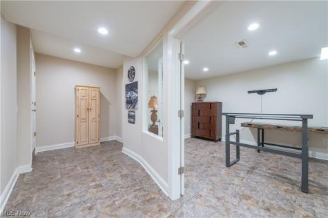 20521 Leana Court Strongsville OH 44149