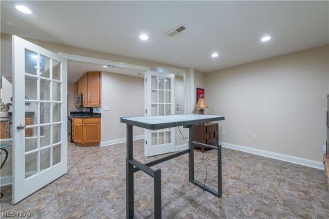 20521 Leana Court Strongsville OH 44149