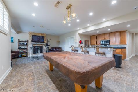20521 Leana Court Strongsville OH 44149