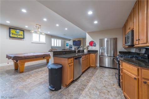 20521 Leana Court Strongsville OH 44149