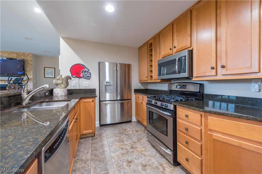 20521 Leana Court Strongsville OH 44149