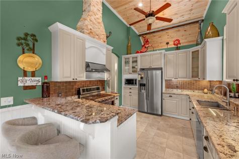 20521 Leana Court Strongsville OH 44149