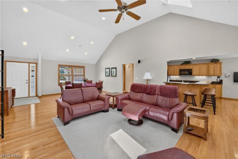 6575 Ruth Drive Seven Hills OH 44131