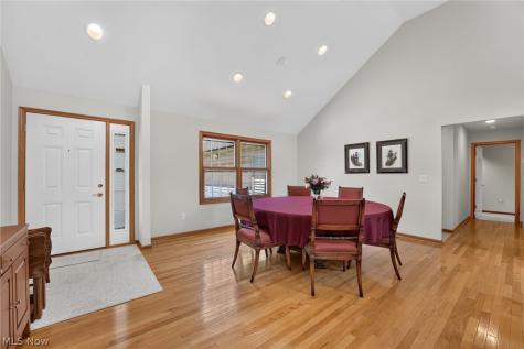 6575 Ruth Drive Seven Hills OH 44131