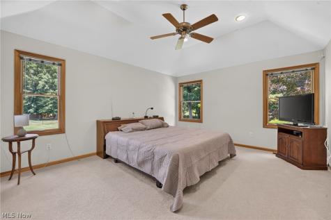 6575 Ruth Drive Seven Hills OH 44131