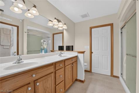 6575 Ruth Drive Seven Hills OH 44131