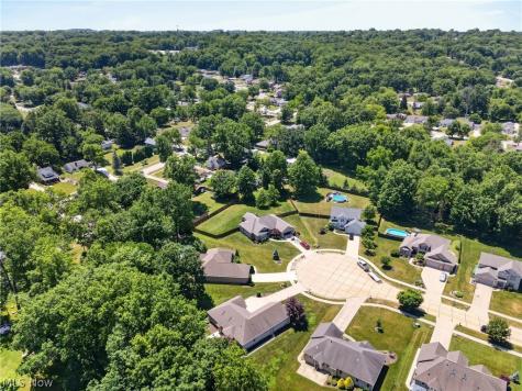 6575 Ruth Drive Seven Hills OH 44131