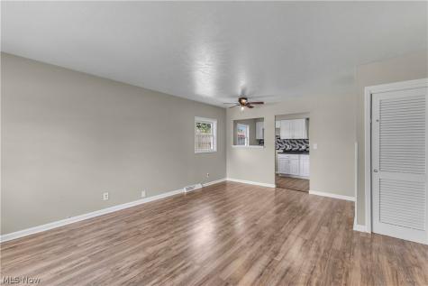 4133 Brockley Avenue Sheffield Lake OH 44054
