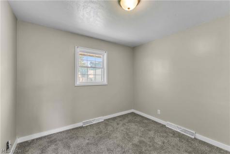 4133 Brockley Avenue Sheffield Lake OH 44054