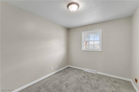 4133 Brockley Avenue Sheffield Lake OH 44054
