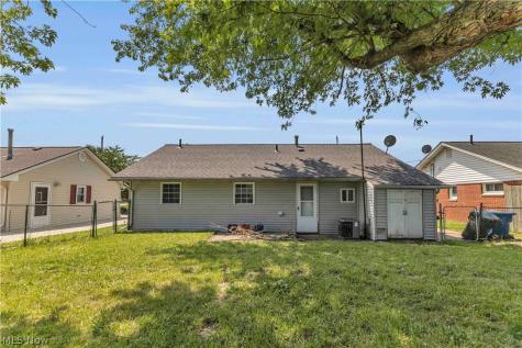 4133 Brockley Avenue Sheffield Lake OH 44054