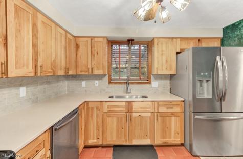 7 Choctaw Trail Malvern OH 44644