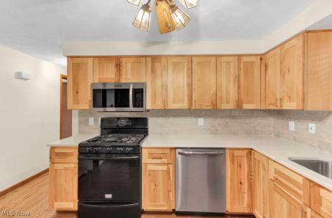 7 Choctaw Trail Malvern OH 44644