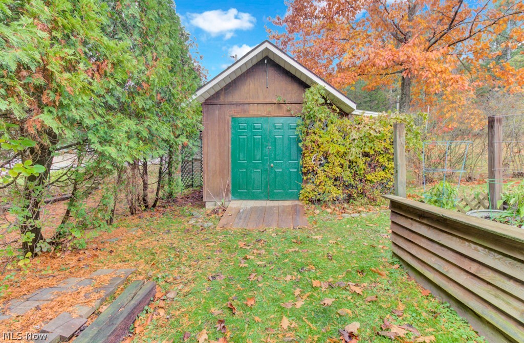 7 Choctaw Trail Malvern OH 44644