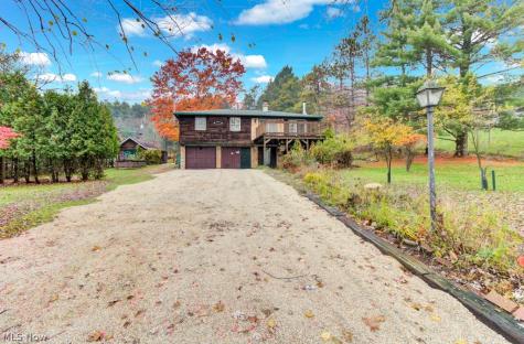 7 Choctaw Trail Malvern OH 44644