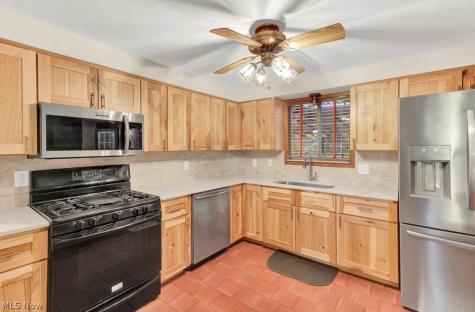 7 Choctaw Trail Malvern OH 44644
