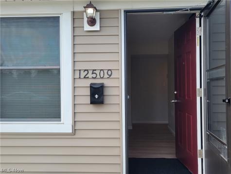 12509 Hirst Avenue Cleveland OH 44135