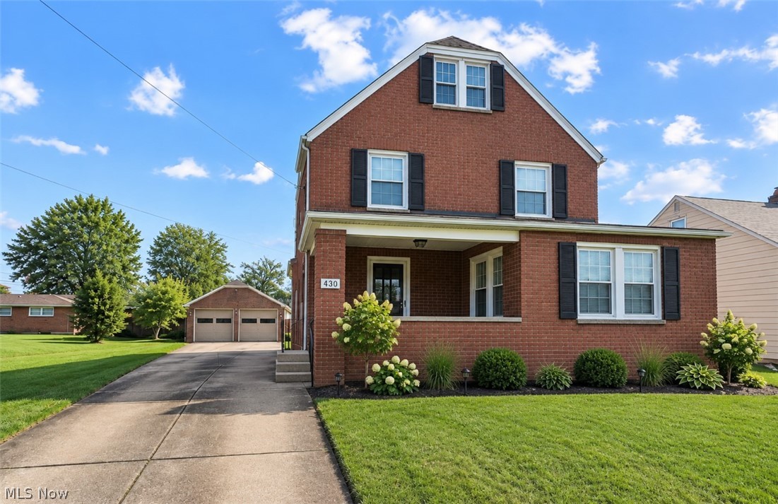 204 Como Street Struthers OH 44471