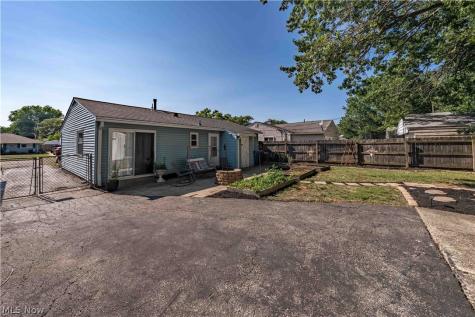 303 Erieview Boulevard Sheffield Lake OH 44054