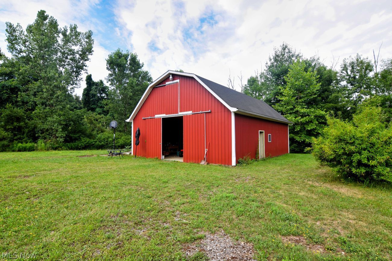 18660 Thorpe Road Chagrin Falls OH 44023