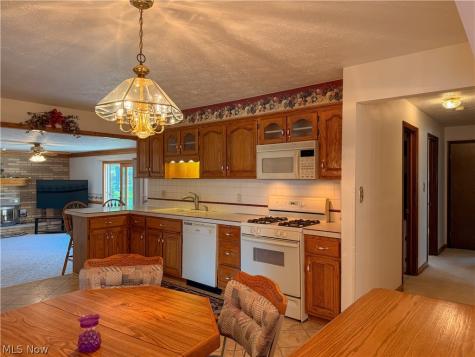 13665 Pawnee Trail Middleburg Heights OH 44130