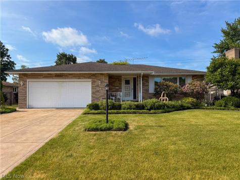 13665 Pawnee Trail Middleburg Heights OH 44130