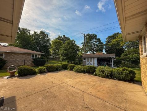 13665 Pawnee Trail Middleburg Heights OH 44130