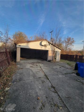 4189 Lee Road Cleveland OH 44128