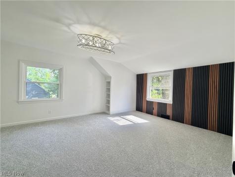 5751 Onaway Oval Parma OH 44130