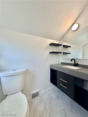 5751 Onaway Oval Parma OH 44130