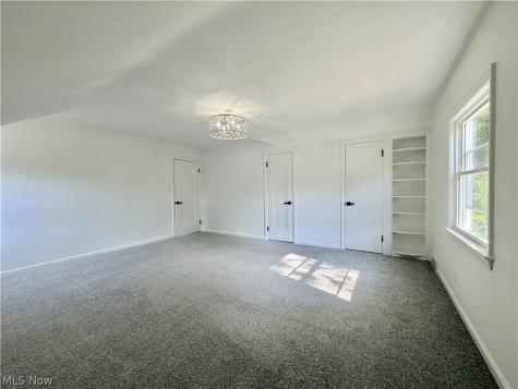 5751 Onaway Oval Parma OH 44130