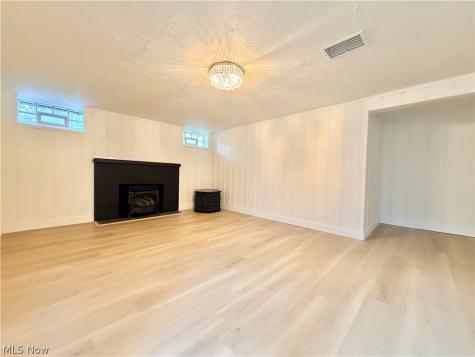 5751 Onaway Oval Parma OH 44130